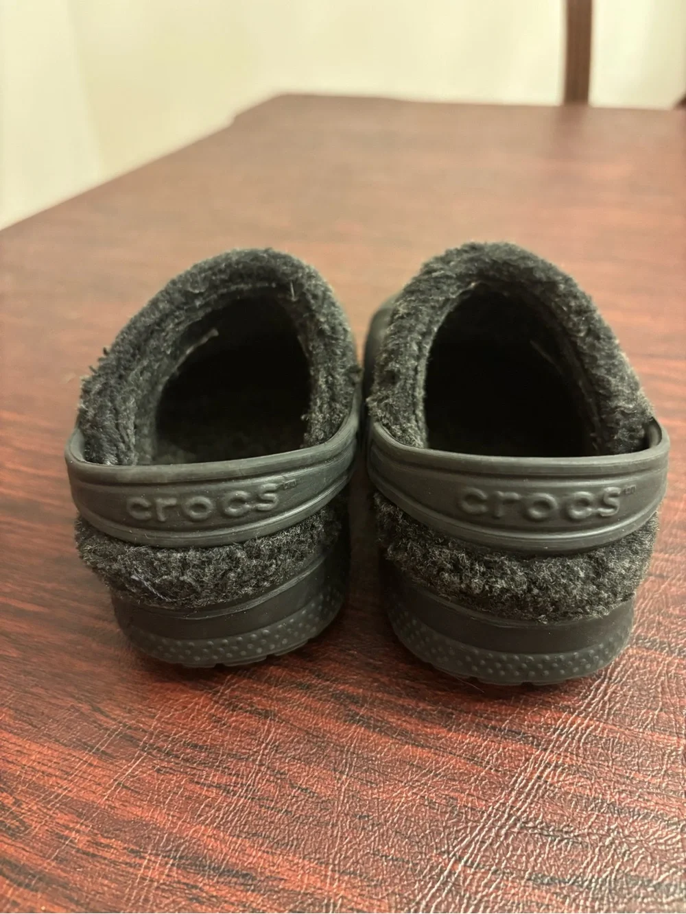 CROCS Kids Black Fleece-Lined Clogs